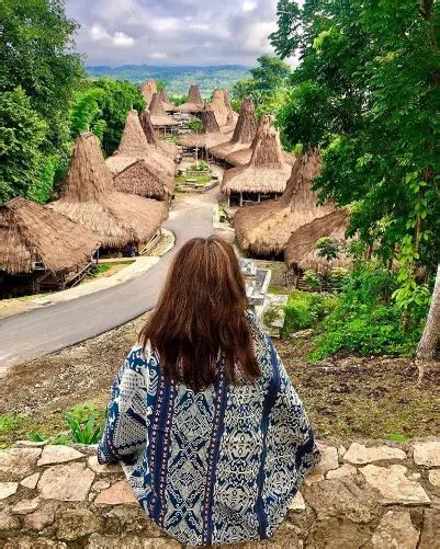 5 Baju Adat Sumba Ini Bisa Kamu Pakai Berfoto Saat Liburan Di Sumba