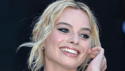 Margot Robbie Was Told To Lose Weight For Tarzan Smooth