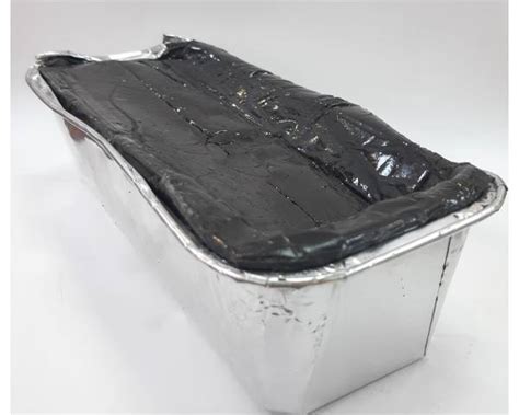 זפת • אסון אקולוגי שחור בחיפה (צילום: זפת שחורה לריקוע - בי אנד בי