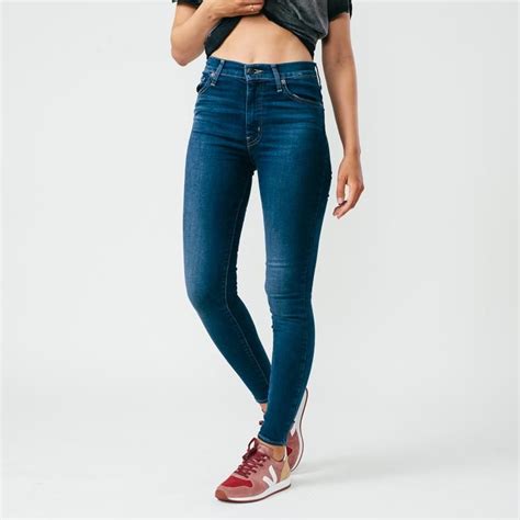 Ou seja, o que isso significa é que as vacinas defendem os … Studio model wearing the Levi's Mile High Super Skinny ...