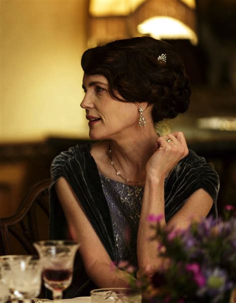 elizabeth mcgovern as cora crawley countess of grantham in downton abbey tv series 2014