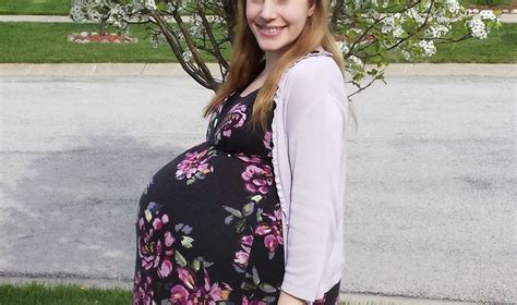 Teens 39 Weeks Pregnant With Twins Belly Pregnantbelly