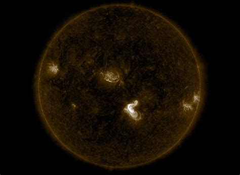 Sdo Captures Image Of Mid Level Flare Spaceref