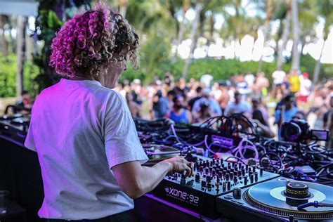 30 Insanely Superb Snaps From Dj Mags Miami Pool Party Allaboutedm