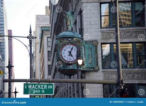 Time Clock Downtown Chicago Illinois Editorial Photography Image Of