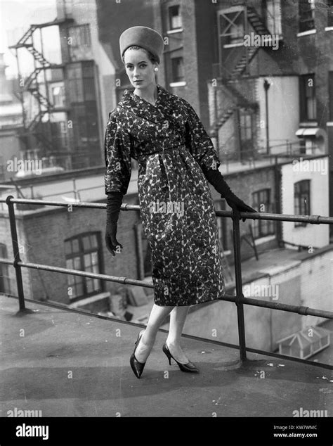 1950s Fashion Model High Resolution Stock Photography And Images Alamy