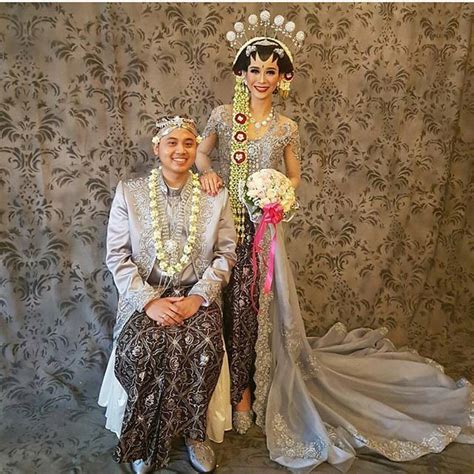 10 pakaian adat jawa tengah, lengkap beserta gambar. Pakaian Adat Jawa Timur Pernikahan - Baju Adat Tradisional