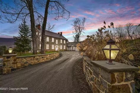 1824 Stone Farmhouse In Stroudsburg Pennsylvania — Captivating Houses