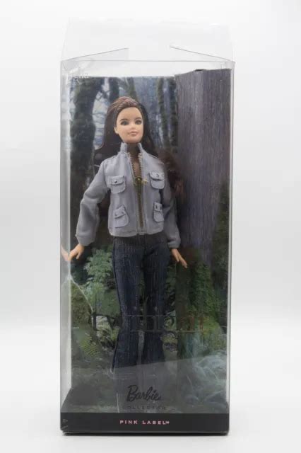 Twilight Saga Eclipse Bella Barbie Collector Doll Pink Label R4162