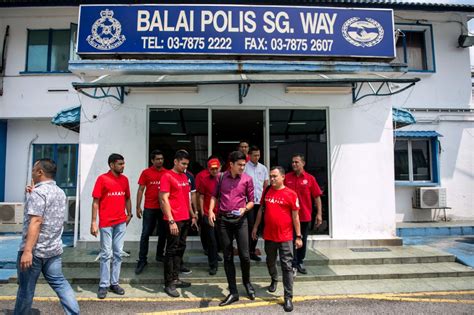 Balai polis kelana jaya jalan ss 6/3 kelana jaya 47301 petaling jaya selangor darul ehsan. Polis Selangor siasat semua penyerang Syed Saddiq | Kes ...