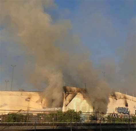 Fire Destroys Dc Warehouse Wtop News