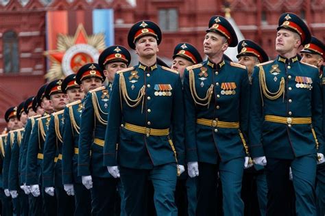 New Russian Dress Uniform With A Stand Up Collar Makes Its Debut At The 2017 Victory Day Parade