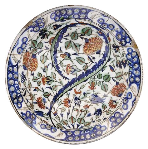 A Large Iznik Pottery Dish Turkish Pottery Pottery Pottery Dishes
