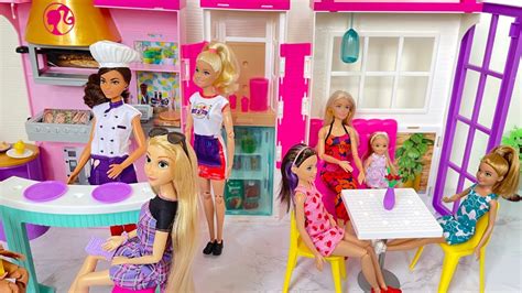 Barbie Skipper Stacie And Chelsea Goes To Cook N Grill Restaurant🍕🍔🍟 Barbie Sisters Morning