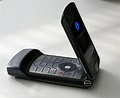 Motorola被爆料推「智慧型摺疊手機」 2月強勢回歸定價「1500美元」 - 爆新聞