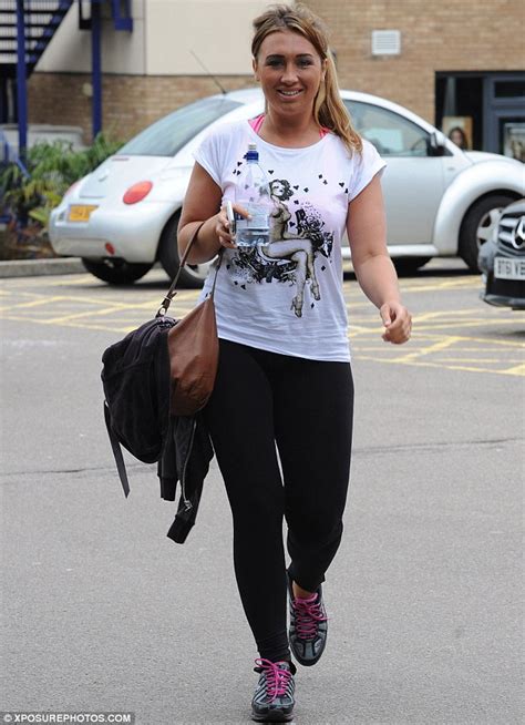 towie s lauren goodger shares picture of her flat stomach as she reveals she¿s aiming for a six