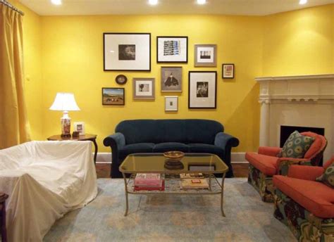 interior rumah minimalis perpaduan warna kuning