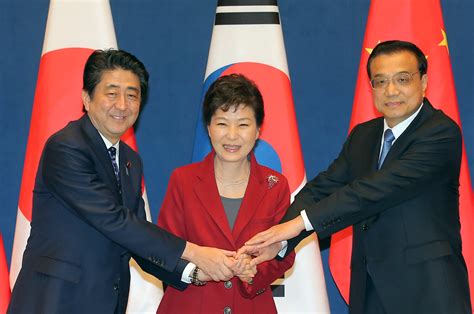 Leaders Of S Korea Japan And China Meet In Rare Summit The Himalayan Times Nepals No1