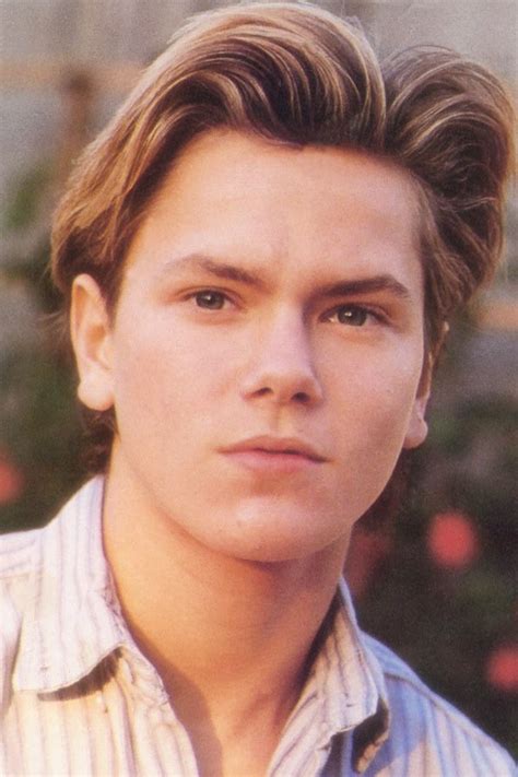 River phoenix first captivated audiences playing chris chambers in 1986's stand by me, and it wasn't long before avid moviegoers had identified him as hollywood's next big thing. River Phoenix - Rotten Tomatoes