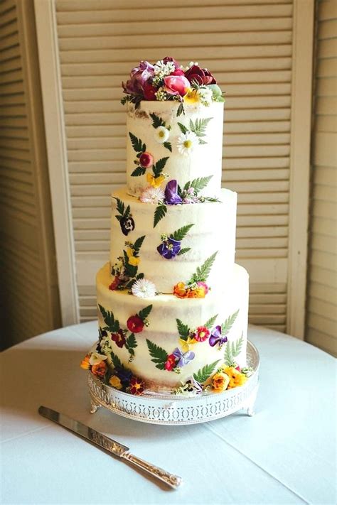 Buttercream Marriage Cake With Edible Bouquets Juliet Cap Veil For The Wildflower Filled
