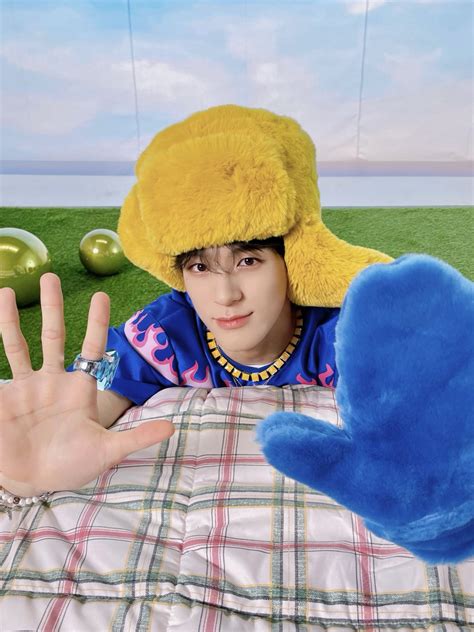 Nct Dream On Twitter 💙🐶🧤 Jeno Nctdream Candy Nctdreamcandy