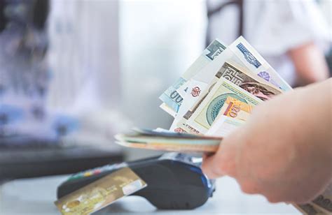 How To Do Currency Exchange Wisely While Travelling Abroad