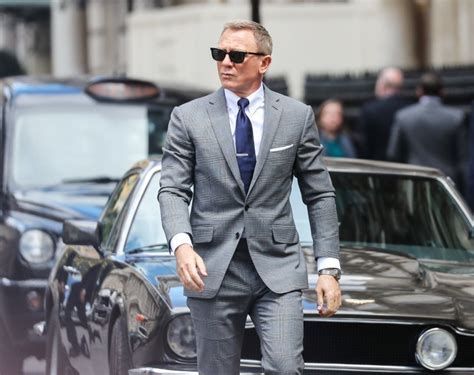 Daniel wroughton craig (born 2 march 1968) is an english actor. Montpellier. Saga James Bond : Daniel Craig revient sur ...