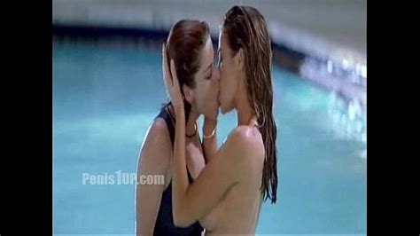 Denise Richards W Neve Campbell Wild Things Lesbian