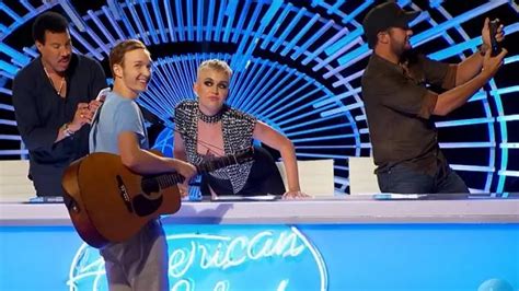 Katy Perry Kissed American Idol Contestant And He Didnt Like It