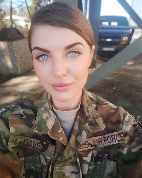 Pin By K Karatzas On Γυναίκες στο στρατό Military Women Military Girl Sexy Mother