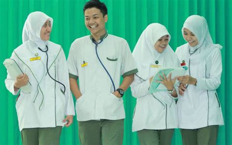 Kata kata cinta merupakan sebuah ungkapan yang digunakan untuk mengingkapkan perasaaan cinta pada seseorang. 34 Kata Kata Bijak Seorang Perawat - Kata Mutiara