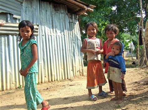 Vietnam Catholic Volunteers Help The Poor And Tribal