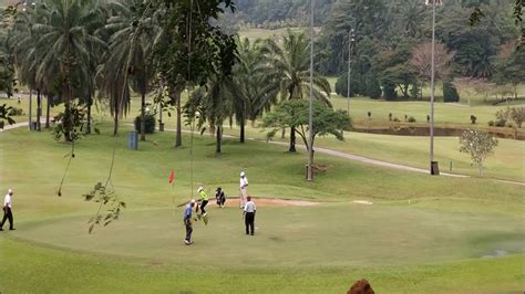 Поле для гольфа и загородный клуб, закусочная, ресторан для завтрака и обеда. Bukit Unggul Country Club - Tourism Selangor