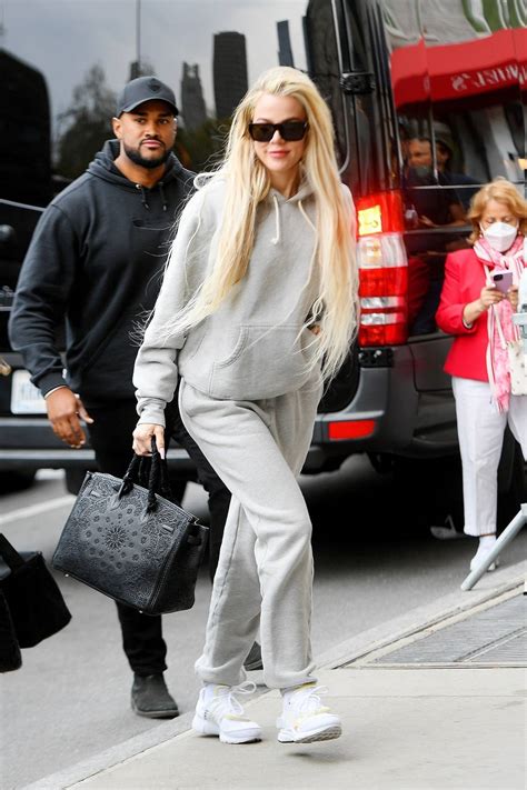 Khloe Kardashian In Gray Sweatpants Steps Out In New York Gotceleb