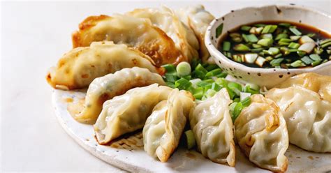 What To Serve With Chinese Dumplings And Potstickers