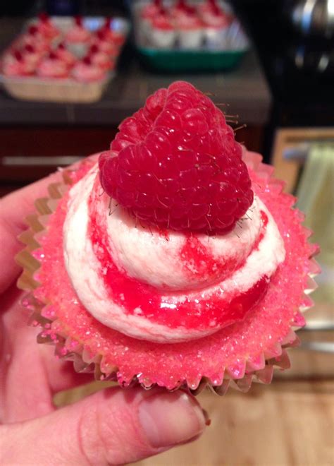 In a medium bowl, combine graham cracker crumbs and sugar. Raspberry Filled Almond Cupcakes with a Jam Swirled Almond ...