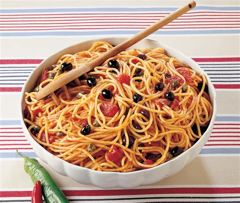 Ricetta Spaghetti Alla Puttanesca Le Ricette De La Cucina Italiana