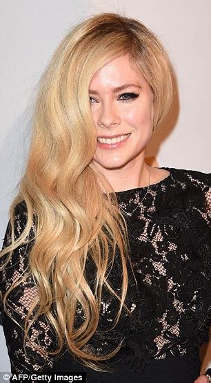 Avril Lavigne Cosies Up To Chad Kroeger At Clive Davis Pre Grammy 2016