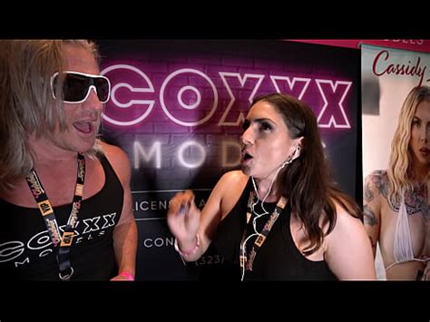 Valentina Bellucci Interview At Miami Exxxotica 2022 At Coxxx Models