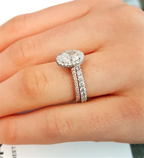 15 The Best Solitaire Engagement Rings With Wedding Bands