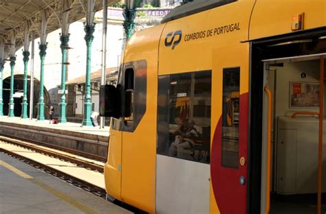 Disponível online para os comboios alfa pendular, intercidades, internacional, regional e urbanos. CP: Greve para comboios na segunda-feira. Domingo e terça ...