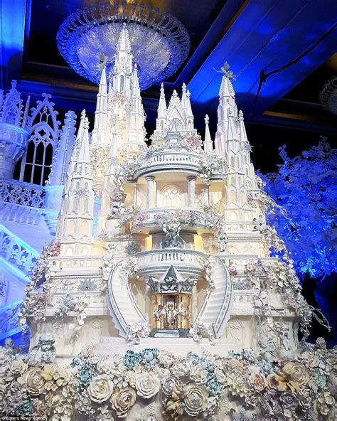 are these the most elaborate wedding cakes of all time casamentos em castelos bolo de