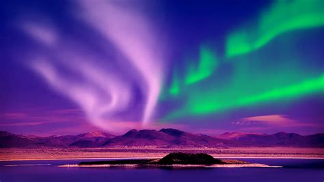 Download Northern Lights Aurora Borealis Night Canada 1366x768