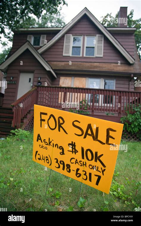 Cheap House For Sale In Detroit Stock Photo 31018147 Alamy