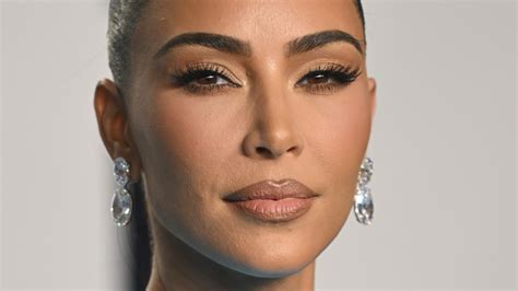 Fans Have Strong Reactions To Kim Kardashians Un Retouched Oscar Photos