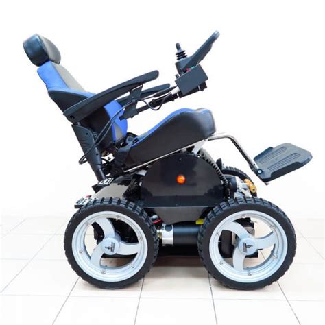 Scewo electric wheelchair can go up and down the stairs independently and smoothly, with sturdy rubber tracks providing a safe and comfortable transition. PW-4x4 Stair Climbing Wheelchair, a complete 4 wheel drive ...