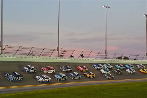 6 Spectacular Sunset Photos From Daytona International Speedway For
