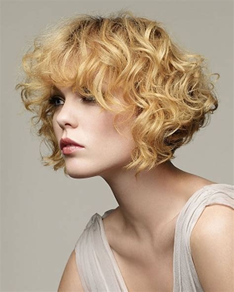 Curly girls completely understand the importance of a smart haircut choice, along with an arsenal of daily hairstyles to keep thick ringlets under control during every season. Brown short curly hair bob haircut 2019 - Hair Colors