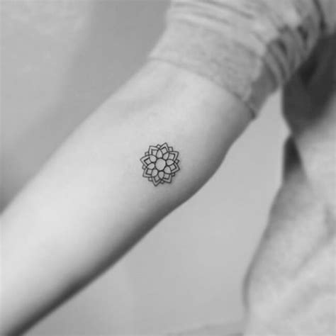 21 Minimalist Tattoo Ideas That Are Tiny But Glorious At The Same Time