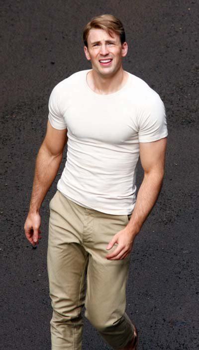 Chris Evans Muscular Body Height And Weights